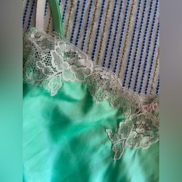 Victoria’s Secret Chemise Gown Green Satin Lace Lingerie Slip Sz Large NWT - Picture 5 of 11